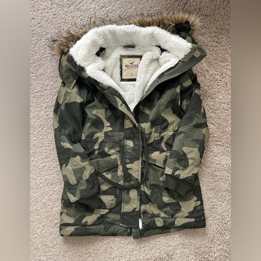 Hollister Green Camouflage Jacket with Faux Fur